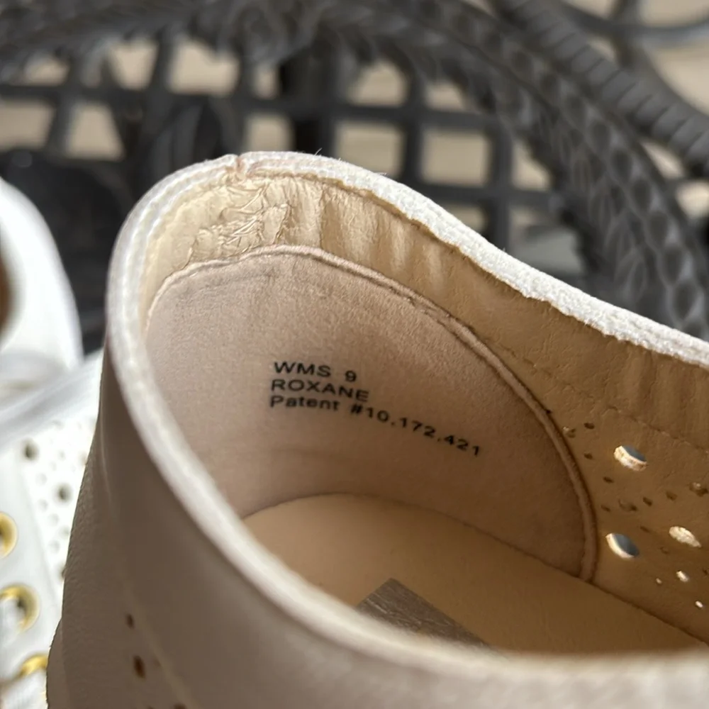 Dolce Vita White Roxane Perforated Sneakers with Bee Embellishments - Picture 6 of 8